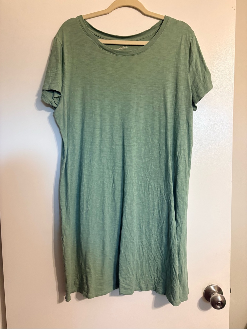 Universal Thread Sage Green Short-Sleeve Dress